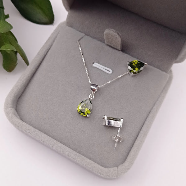 Juego de Gota Verde 7x9mm en Plata 925
