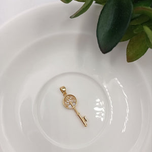 Cadena con Dije de Llave y Árbol de la Vida en Oro 18k