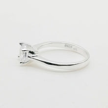 Cargar imagen en el visor de la galería, Anillo Compromiso Modelo Celina Plata 925
