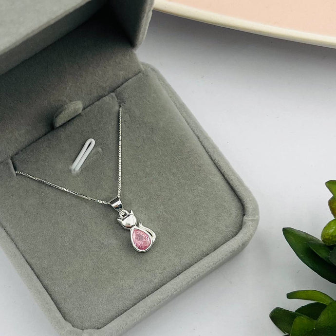 Cadena con Dije De Gato Circón Rosado en Plata 925