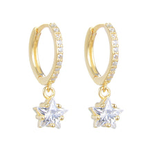Cargar imagen en el visor de la galería, Argollas Huggies 12mm con Estrella en Plata 925 con Baño de Oro
