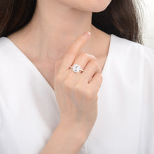 Cargar imagen en el visor de la galería, Anillo Solitario Modelo Margot en Plata 925
