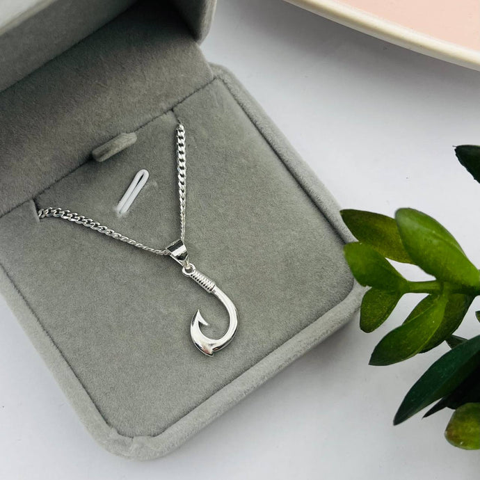 Cadena con Dije de Anzuelo en Plata 925