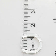Cargar imagen en el visor de la galería, Argollas Huggies Modelo Gia 14mm en Plata 925

