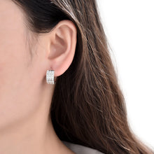 Cargar imagen en el visor de la galería, Argollas Huggies 16mm con Circones en Plata 925

