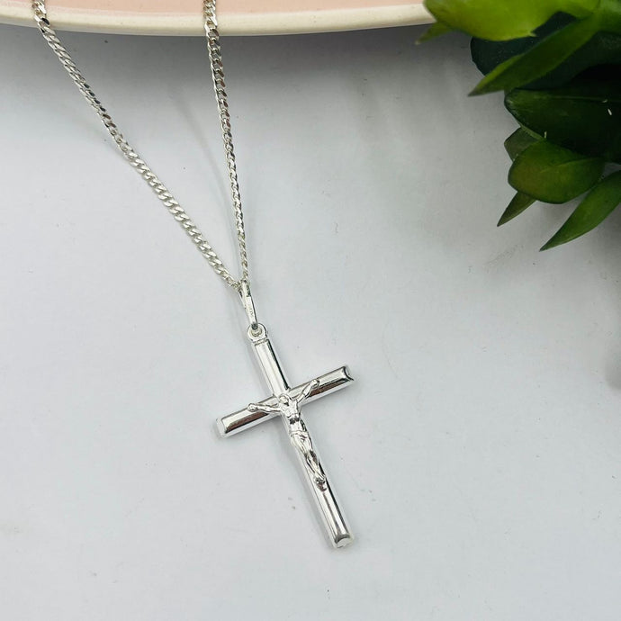 Cadena con Dije Con Cristo en Plata 925