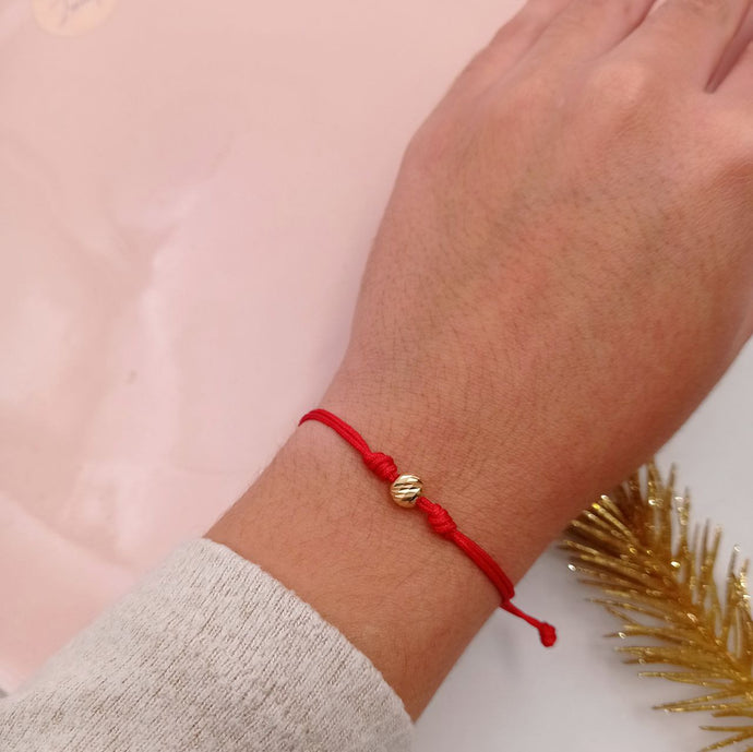 Pulsera de Hilo Rojo con Balín Diamantado en Oro 18k