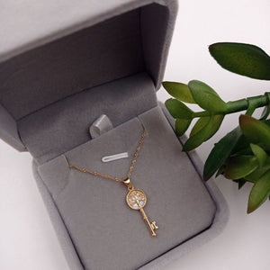 Cadena con Dije de Llave y Árbol de la Vida en Oro 18k