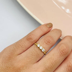 Anillo 3 Circones en Oro 18k