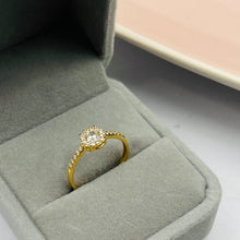 Cargar imagen en el visor de la galería, Anillo De Compromiso Con Circones en Oro 18k
