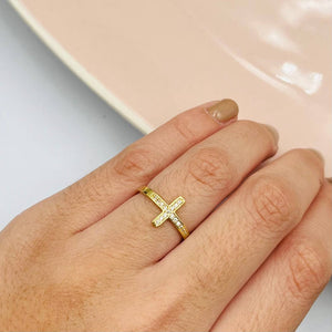 Anillo De Cruz Con Circones en Oro 18k