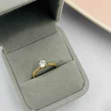 Cargar imagen en el visor de la galería, Anillo De Compromiso Modelo Gaby en Oro 18k
