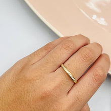 Cargar imagen en el visor de la galería, Anillo Medio Sin Fin en Oro 18k
