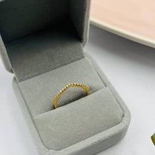 Cargar imagen en el visor de la galería, Anillo De Tiara Con Circones en Oro 18k
