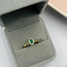 Cargar imagen en el visor de la galería, Anillo De Circón Verde en Oro 18k
