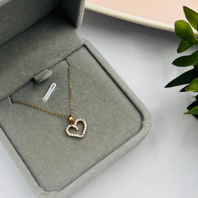 Cadena Con Dije De Corazón Con Circones Rosada en Oro 18k