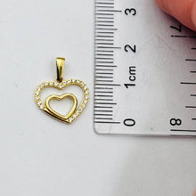 Cargar imagen en el visor de la galería, Dije De Corazón Doble Modelo Lara en Oro 18k
