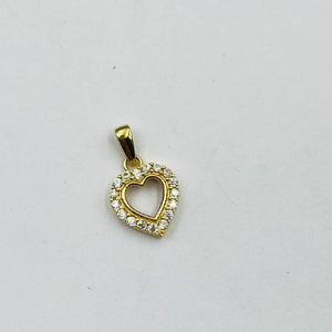 Dije De Corazón Con Circones en Oro 18k