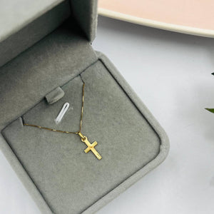 Cadena Con Dije De Cruz Diamantada En Oro 18k