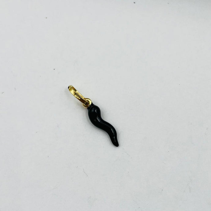 Dije De Cachito Negro en Oro 18k