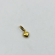 Cargar imagen en el visor de la galería, Dije De Corazón Mini en Oro 18k
