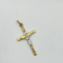 Cargar imagen en el visor de la galería, Dije De Cruz en Oro 18k Con Cristo En Oro Blanco
