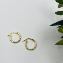 Cargar imagen en el visor de la galería, Argollas Entorchadas Cierre Italiano 14mm en Oro 18k
