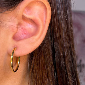 Argollas Lisas Cierre Italiano 24mm en Oro 18k