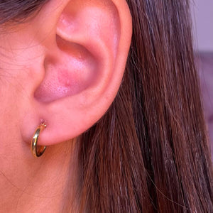Argollas Lisas Cierre Italiano 12mm en Oro 18k