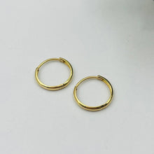 Cargar imagen en el visor de la galería, Argollas Huggies Lisas 16mm en Oro 18k
