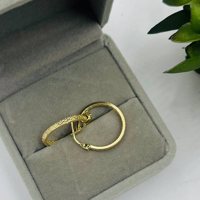 Argollas Cierre Italiano Con Diamantado 17mm en Oro 18k
