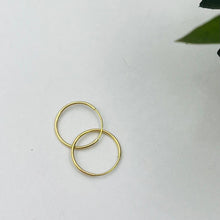 Cargar imagen en el visor de la galería, Argollas Lisas aguja 12mm en Oro 18k
