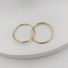 Cargar imagen en el visor de la galería, Argollas Lisas 20mm en Oro 18k
